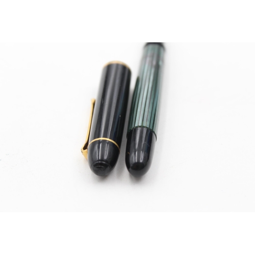 378 - Vintage PELIKAN 140 Green & Black Fountain Pen w/ 14ct Gold Nib WRITING