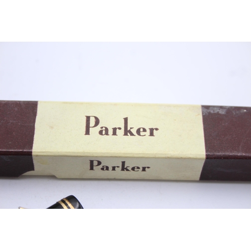 379 - Vintage PARKER Victory Black FOUNTAIN PEN w/ 14ct Gold Nib WRITING Boxed