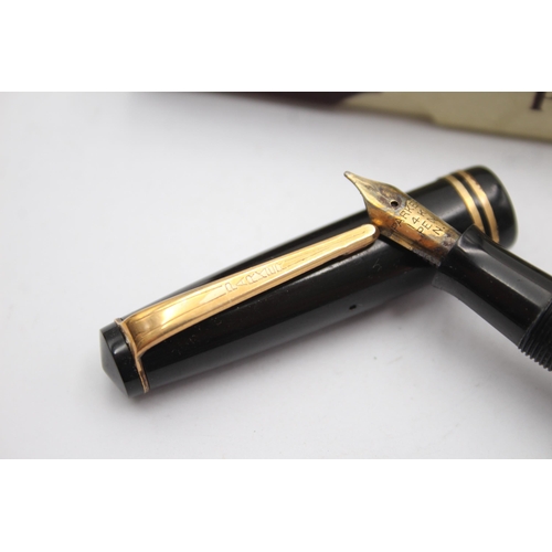 379 - Vintage PARKER Victory Black FOUNTAIN PEN w/ 14ct Gold Nib WRITING Boxed