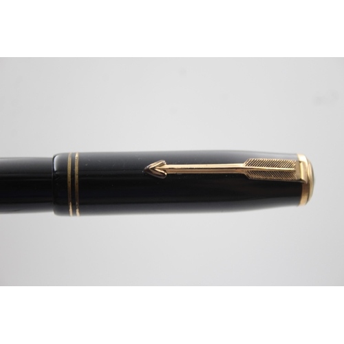 382 - Vintage PARKER Vaccumatic Black FOUNTAIN PEN w/ 14ct Gold Nib WRITING