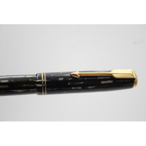 390 - Vintage PARKER Duofold Grey FOUNTAIN PEN w/ 14ct Gold Nib WRITING