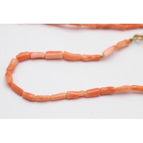 61 - 9ct gold clasp coral bracelet and necklace set (9.3g)