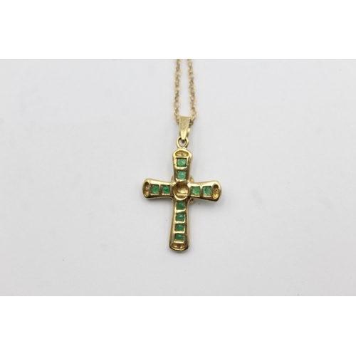 105 - 9ct Gold Diamond & Emerald Cross Pendant Necklace (1.8g)