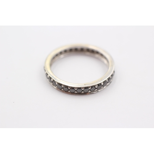 15 - 9ct White Gold Black Gemstone Eternity Band Ring (2.5g)Size Q