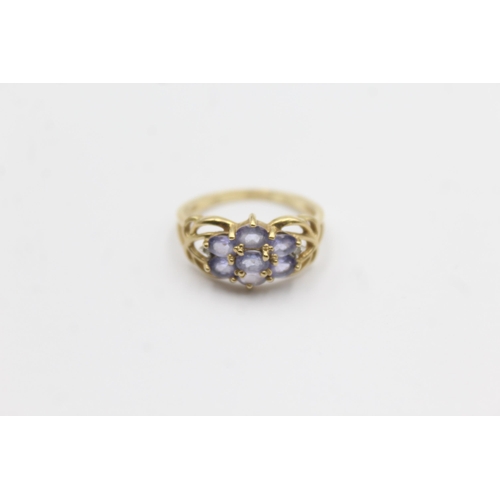 20 - 9ct Gold Diamond And Tanzanite Nine Stone Openwork Shoulders Ring (2.4g)Size N