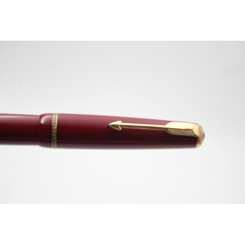 389 - Vintage PARKER Senior Duofold Burgundy FOUNTAIN PEN w/ 14ct Gold Nib WRITING