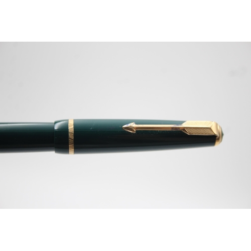 391 - Vintage PARKER Green Burgundy FOUNTAIN PEN w/ 14ct Gold Nib WRITING