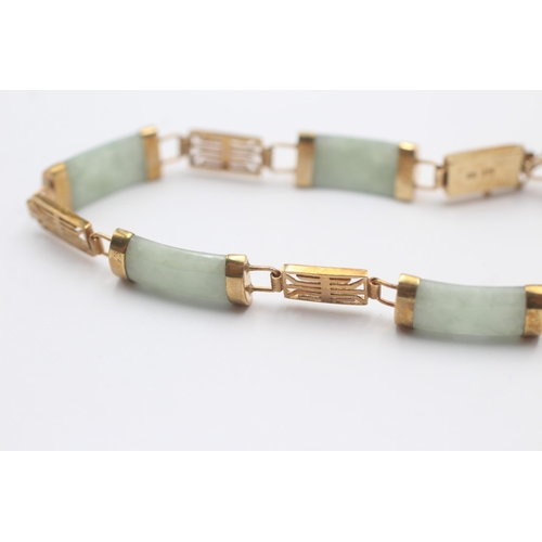 41 - 9ct Gold Jade Bracelets (7.7g)