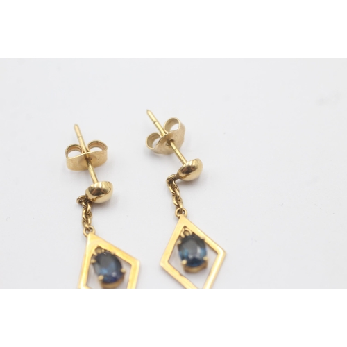 70 - 12ct Gold Blue Gemstones Chain Dangle Drop Stud Earrings (2.1g)