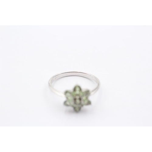 9 - 9ct White Gold Green Gemstone Flower Cluster Ring (2.3g)