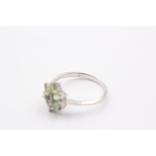 9 - 9ct White Gold Green Gemstone Flower Cluster Ring (2.3g)