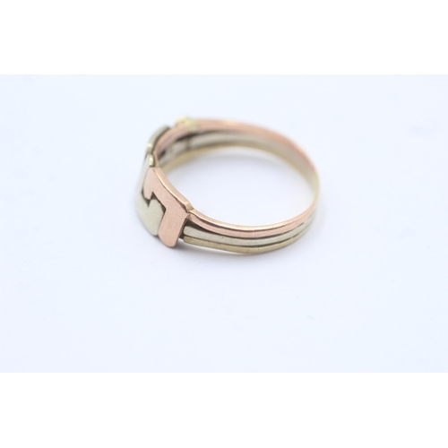 91 - 14ct White, Rose And Yellow Gold Meander Key Detail Puzzle Ring (3.5g)