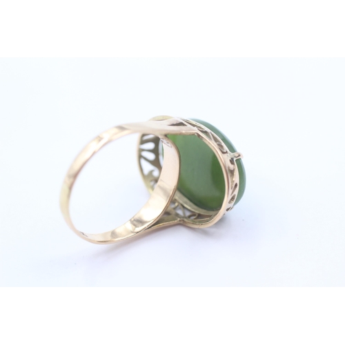 98 - 14ct Gold Oval Nephrite Ornate Basket Setting Cocktail Ring (6.1g)Size T