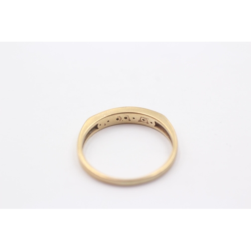 55 - 9ct Gold Diamond Channel Setting Dress Ring (1.9g) Size P