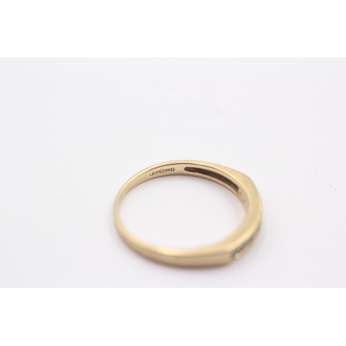 55 - 9ct Gold Diamond Channel Setting Dress Ring (1.9g) Size P