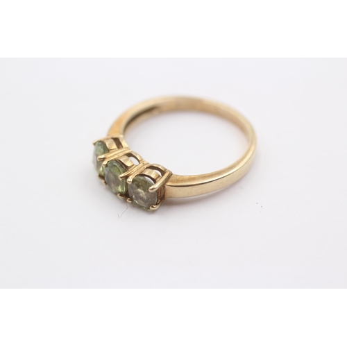 56 - 9ct Gold Green Gemstone Trilogy Dress Ring (2.5g) Size N 1/2