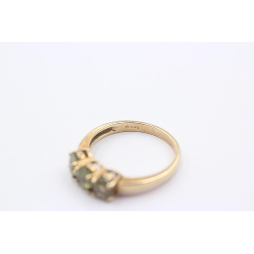 56 - 9ct Gold Green Gemstone Trilogy Dress Ring (2.5g) Size N 1/2