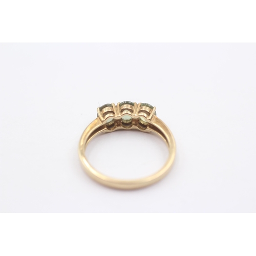 56 - 9ct Gold Green Gemstone Trilogy Dress Ring (2.5g) Size N 1/2