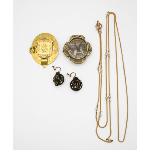 124 - A Collection Of Antique Jewellery Pieces Including A Mourning Brooch