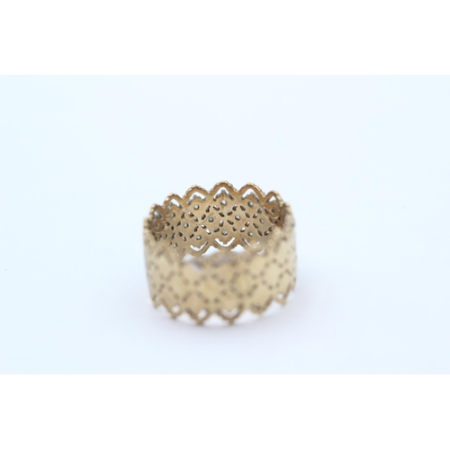 107 - 9ct Gold Diamond Openwork Dress Ring (3.7g) size  M