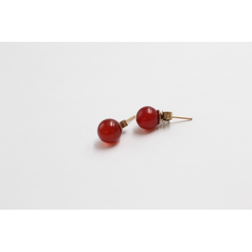 114 - 9ct Gold Carnelian Stud Earrings (1.8g)