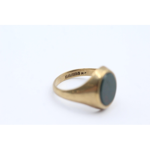 128 - 9ct Gold Bloodstone Signet Ring (4.9g) size  P+1/2