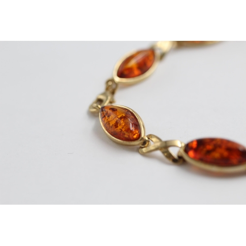 137 - 9ct Gold Amber Panel Bracelet (7.9g)