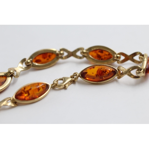 137 - 9ct Gold Amber Panel Bracelet (7.9g)