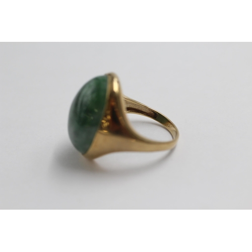 139 - 9ct Gold Jade Single Stone Ring (7.7g) size  O