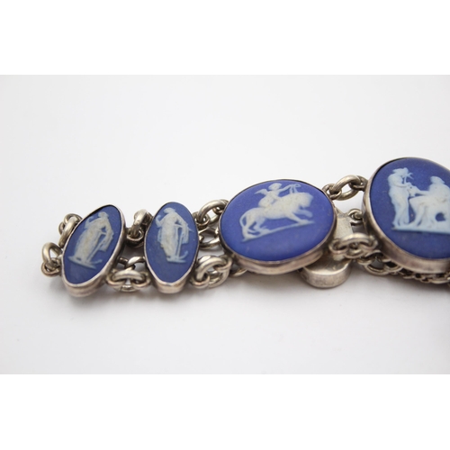 153 - A Silver Panel Bracelet By Wedgwood (29g)