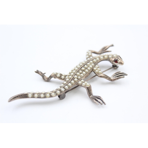 158 - A Silver Bug Brooch And A Pearl And Garnet Set Lizard (25g)