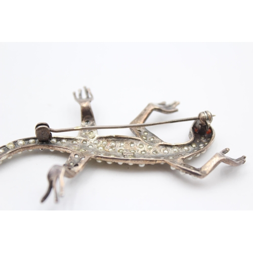 158 - A Silver Bug Brooch And A Pearl And Garnet Set Lizard (25g)