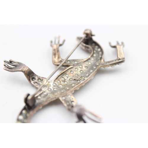 158 - A Silver Bug Brooch And A Pearl And Garnet Set Lizard (25g)