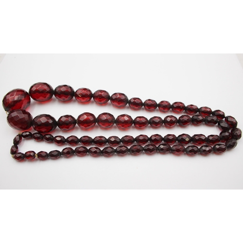 163 - A Single Strand Faceted Prystal Bakelite Bead Necklace (79g)