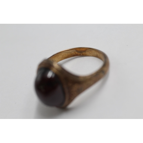 17 - 9ct Gold Garnet Single Stone Ring (7g) size  T