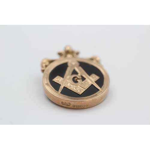 18 - 9ct Gold Antique Onyx Masonic Pendant (4.7g)