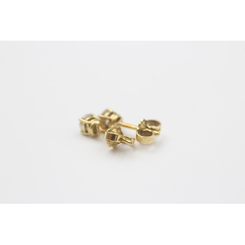 21 - 18ct Gold Brilliant Cut Diamond Stud Earrings (1.2g)