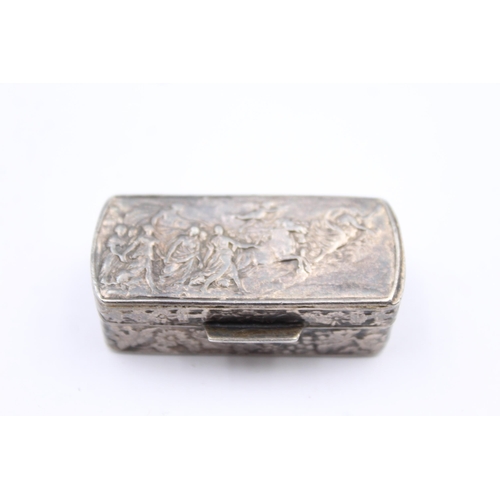 229 - Antique Stamped .925 Import STERLING SILVER Pill / Snuff Box w/ Battle Scene 13g