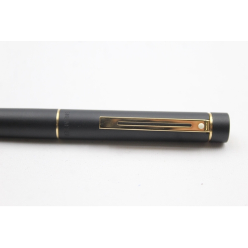 281 - Vintage SHEAFFER Targa Black FOUNTAIN PEN w/ 14ct Gold Nib WRITING