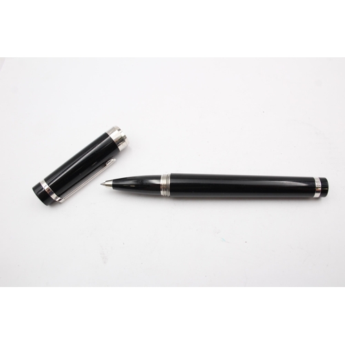 282 - CARTIER Black Lacquer ROLLERFBALL Pen 067917