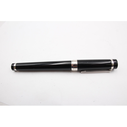 282 - CARTIER Black Lacquer ROLLERFBALL Pen 067917