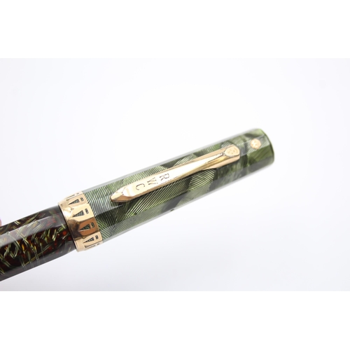 296 - Vintage WAHL EVERSHARP Green Lacquer FOUNTAIN PEN w/ 14ct Gold Nib WRITING