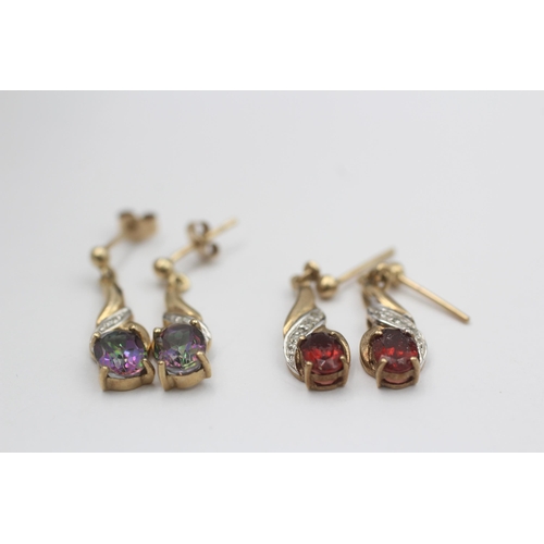 43 - 2 X 9ct Gold Mystic Topaz & Garnet Drop Earrings (3.2g)