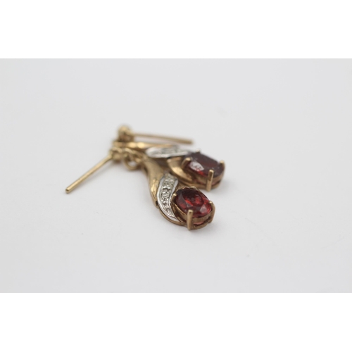 43 - 2 X 9ct Gold Mystic Topaz & Garnet Drop Earrings (3.2g)