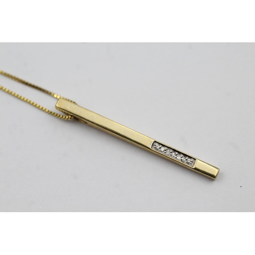 58 - 9ct Gold Diamond Bar Pendant Necklace (2.9g)