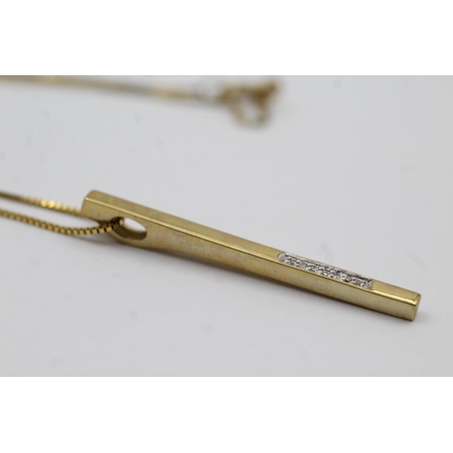 58 - 9ct Gold Diamond Bar Pendant Necklace (2.9g)