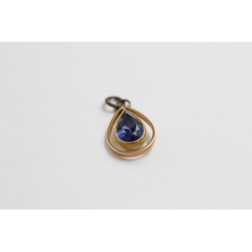 74 - 15ct Gold Antique Synthetic Sapphire Teardrop Pendant - As Seen (1.6g)