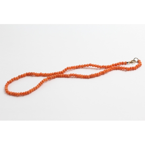 83 - 9ct Gold Clasp Coral Beaded Single Strap Necklace (8.5g)