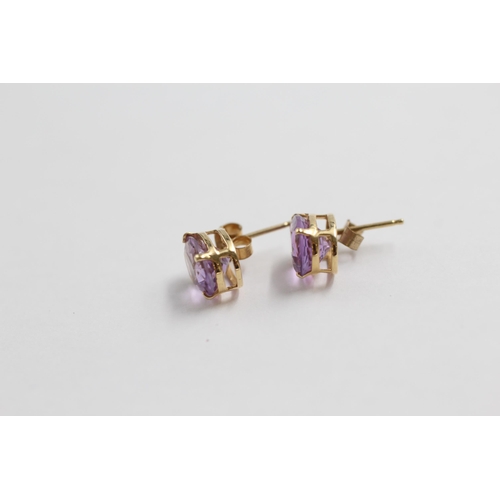 9 - 14ct Gold Amethyst Stud Earrings (1.2g)