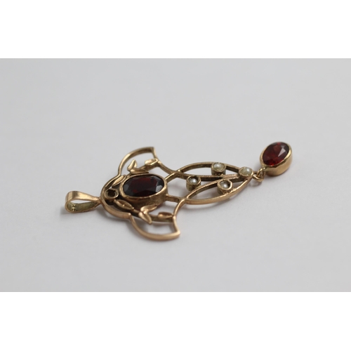 95 - 9ct Gold Antique Garnet & Seed Pearl Openwork Pendant (1.8g)